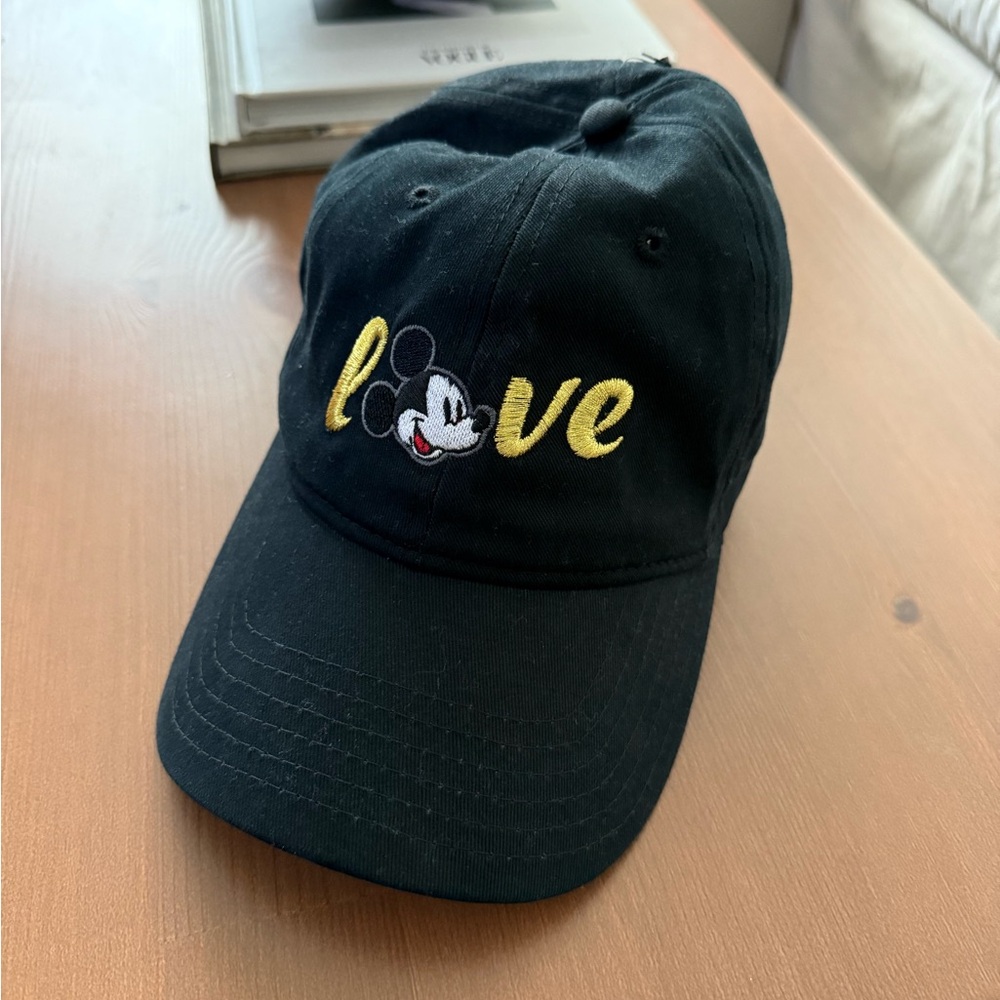 DISNEY Mickey Mouse black cap